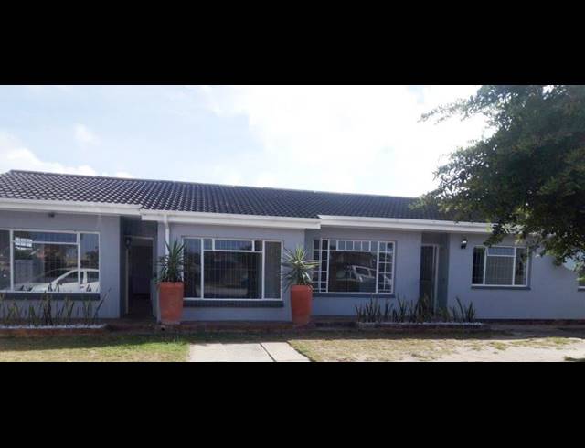3 BEDROOM HOUSE RENTED IN ROWALLAN PARK